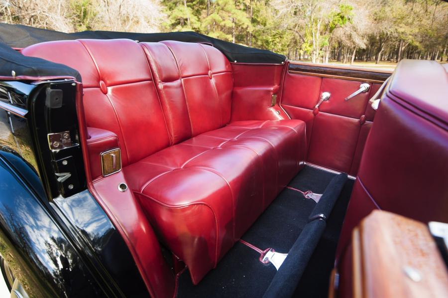  Packard Twelve Convertible Sedan 1938 года  (фото 19 из 42)